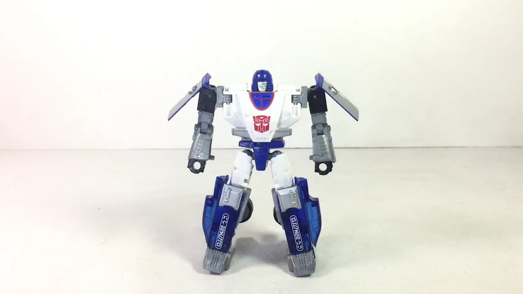 Transformers Siege Mirage Video Review And Image Gallery 07 (7 of 28)